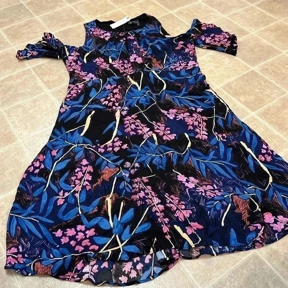 Maeve - Picture 2 of 5